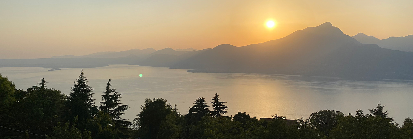 Italienische Nacht über dem Gardasee